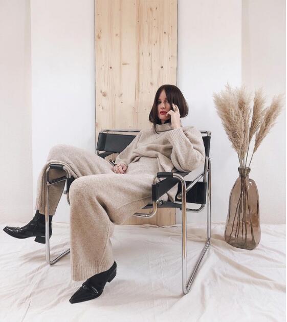 Virtuous Vasily - Chair