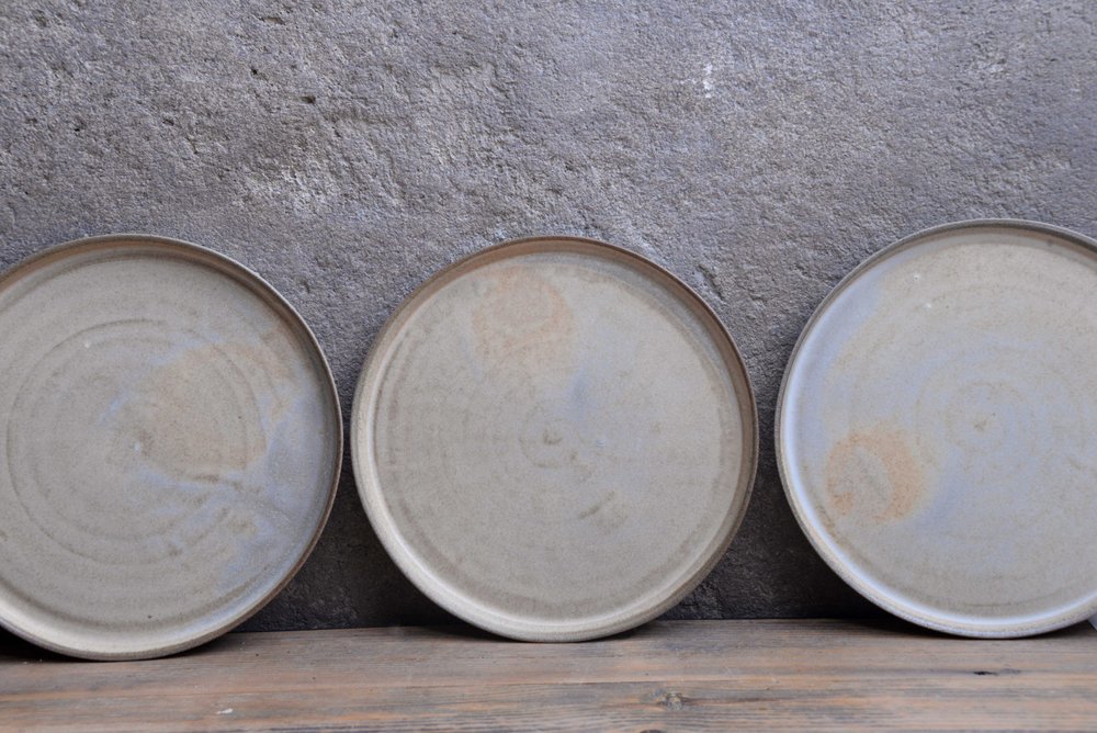 Beige Minimal Plate Set