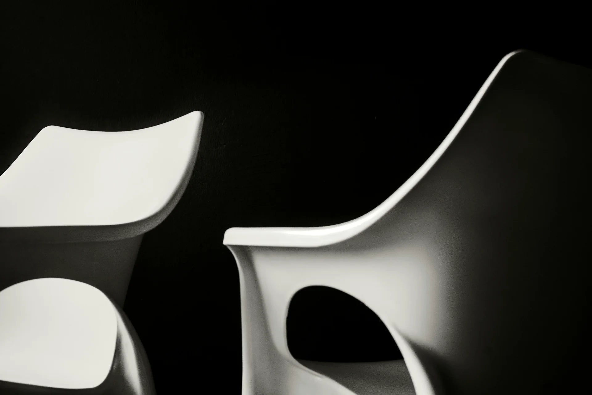 Expressive sculptural furniture with distinctive contemporary lines