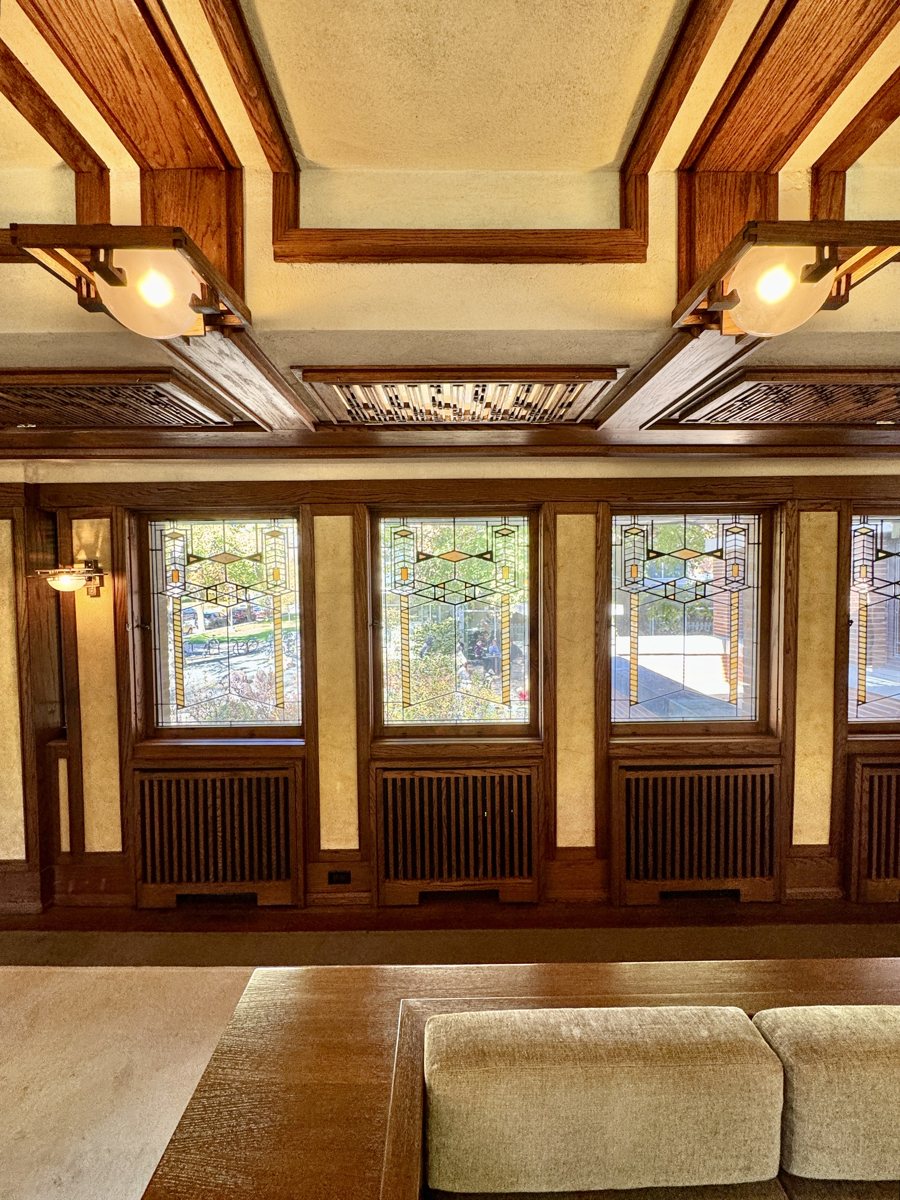 Robie House living room: the connection between furniture and the architectural centre of a room.